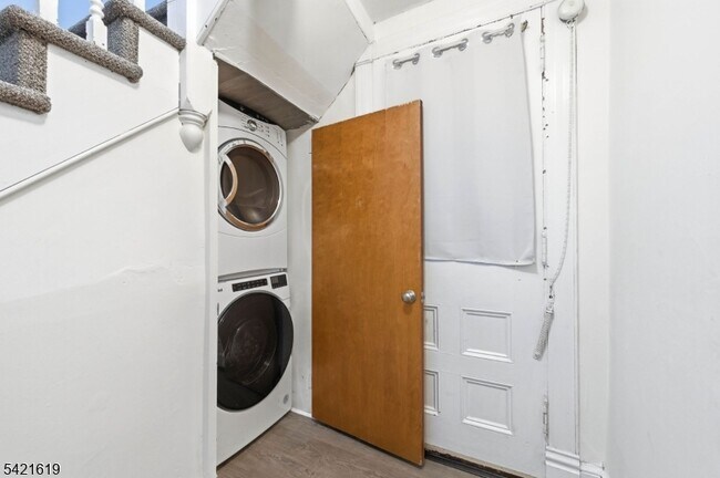 Photo - 104 Maple Ave