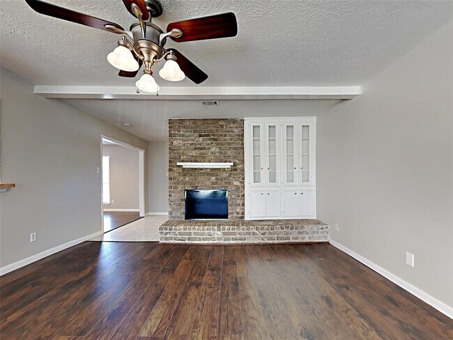 Photo - 29119 Stapleford St