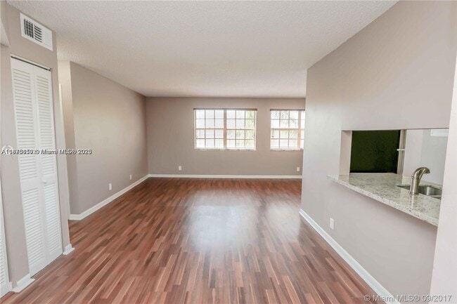 Building Photo - 8734 SW 3rd St Unit 206 Rental
