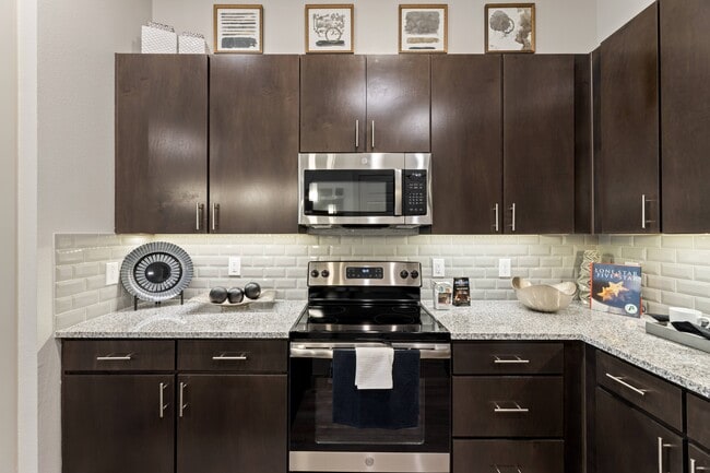 Photo - Rocklyn at Samuels Ave