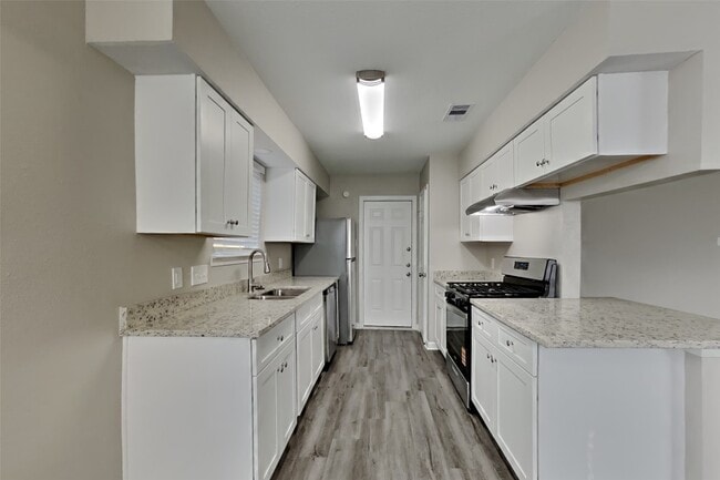 Photo - 10723 Forest Leaf Dr