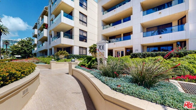 Building Photo - 701 Ocean Ave