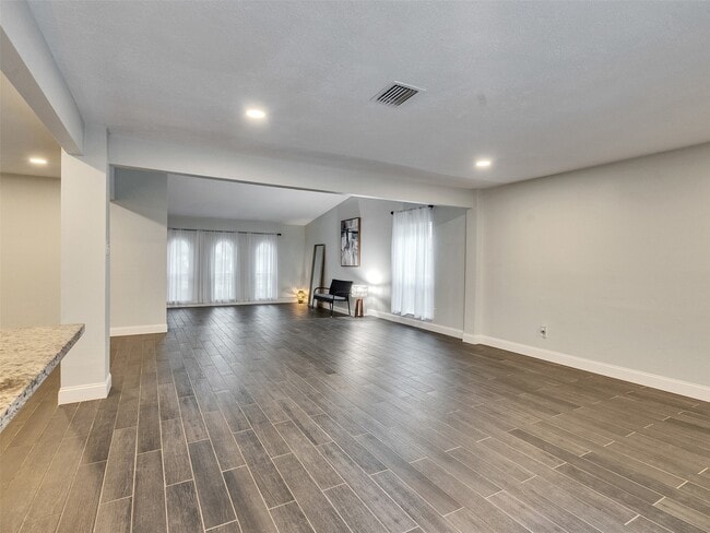 Photo - 2123 Quail Valley E Dr