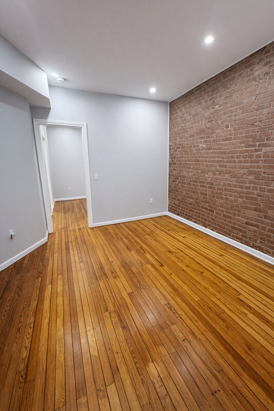 Photo - 299 Malcolm X Blvd