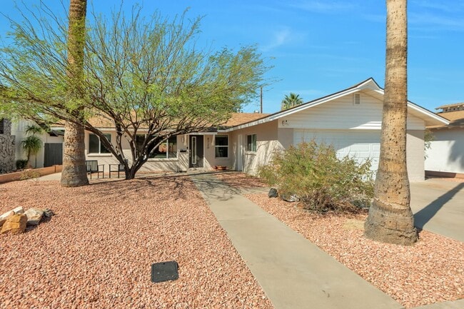 Photo - Updated and Spacious 3BED/2BATH Scottsdale Home