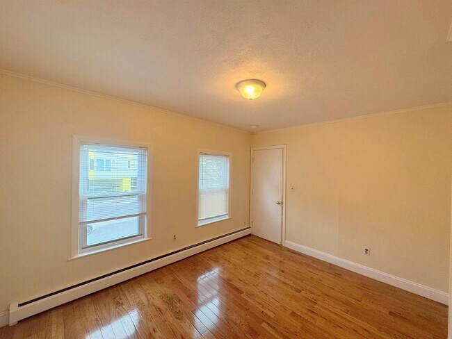 Photo - 213 Beacon St Unit 4