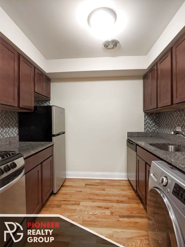 Photo - 555 W Arlington Pl Unit 306