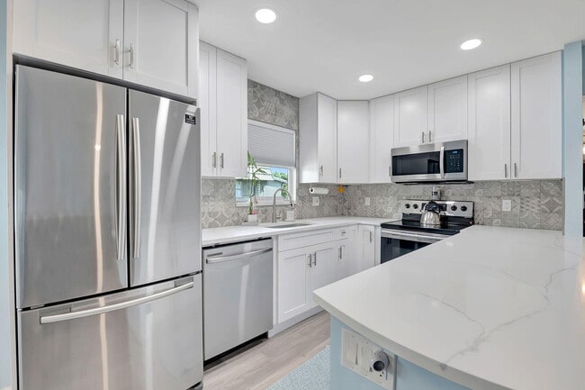 Photo - 89 Flanders Way Unit B