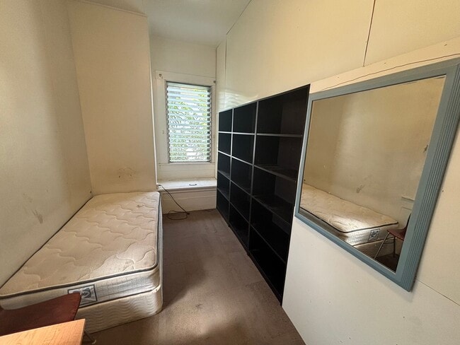 1520 Ke’eaumoku St Unit Room K4