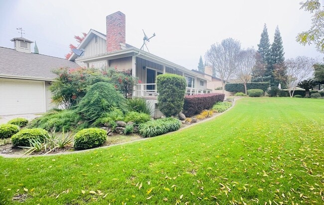 Photo - Beautiful Home with Golf course Views