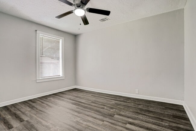 Photo - 308 Bennett Dr