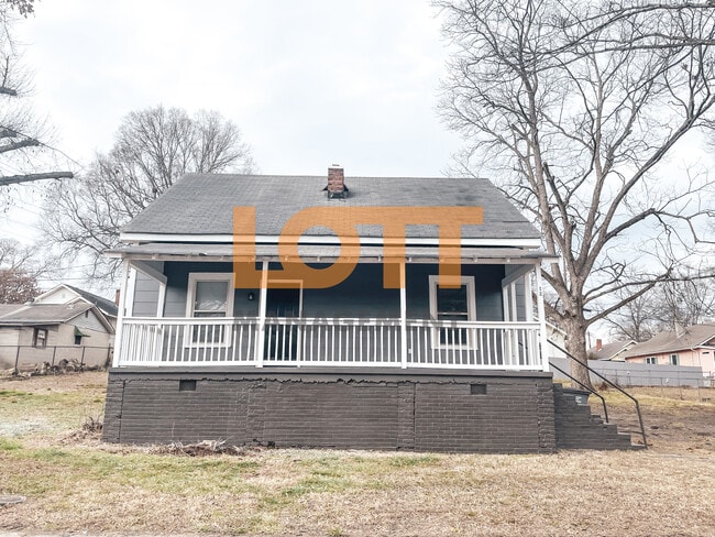 Photo - 12 N YMCA ST