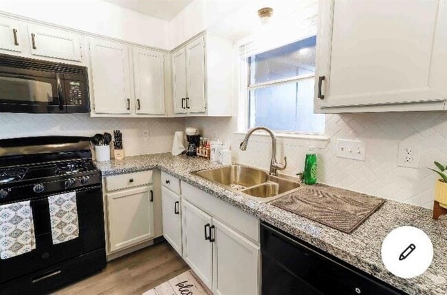 Photo - 200 Laurel Dr