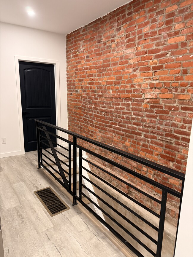 Photo - 3340 Potter St Unit 1