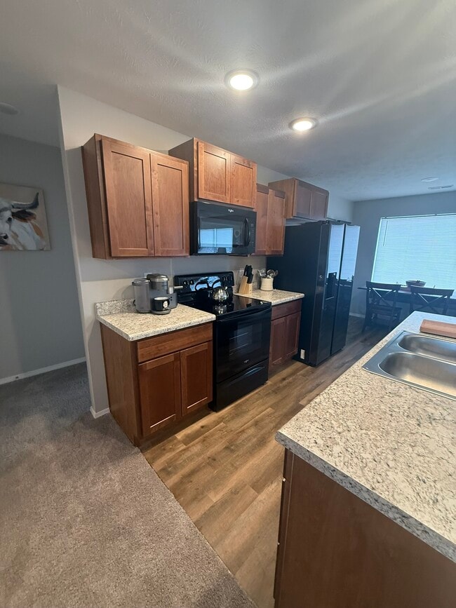 Photo - 129 Silver Maple Dr