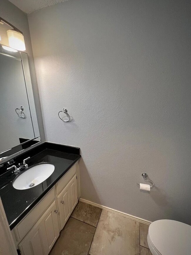 Photo - Updated condo at Cobblestone, closet to Campus!