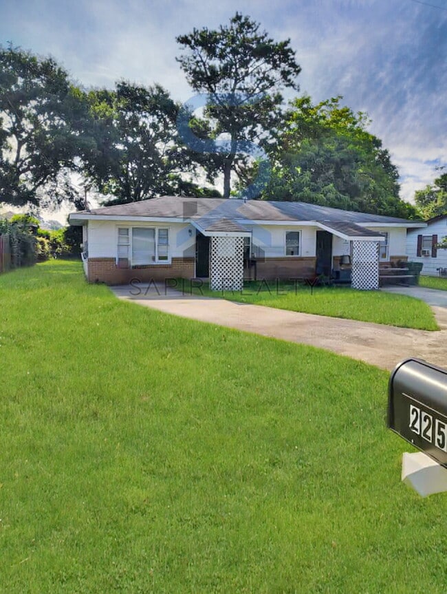 Building Photo - 225a Brady Dr Rental
