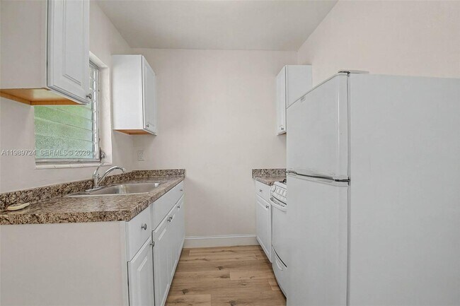 Photo - 229 Madeira Ave Unidad 6