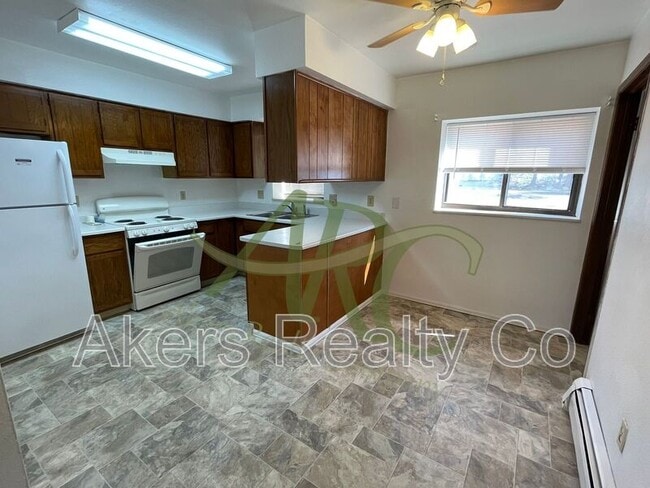 Photo - 1320 Anita St