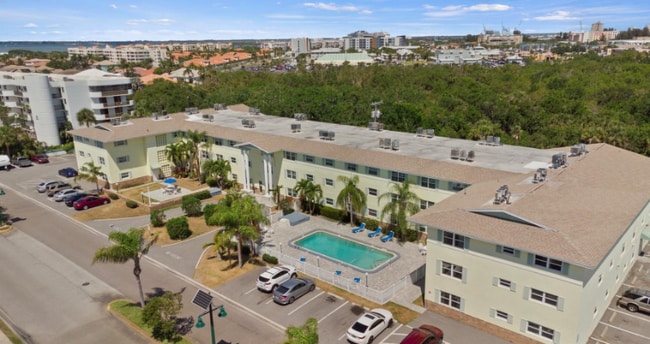 Building Photo - 230 Columbia Dr