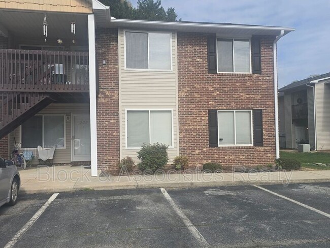 Building Photo - 308 Westbrook Ct