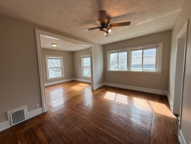 1013 Fremont Ave NW Unit 1013 Fremont Ave NW #2