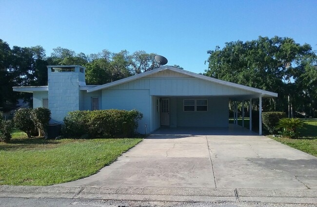 Photo - 3 Bedroom 2 Bath in Eustis for Rent!