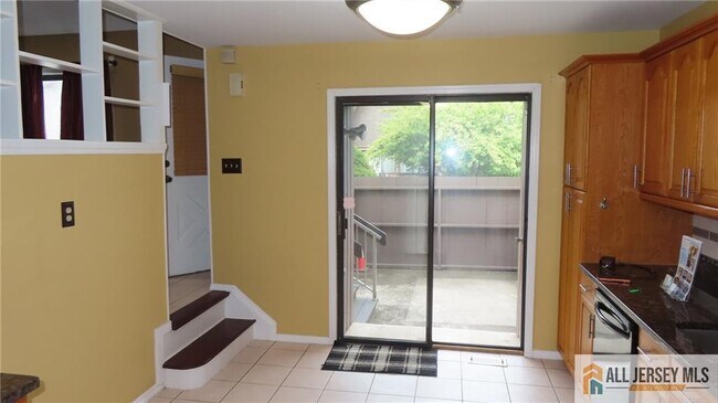 3443 Bloomingdale Dr