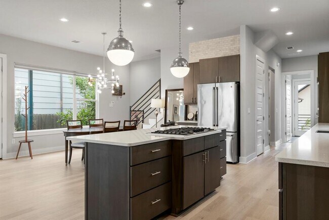 Photo - 6008 Florencia Ln