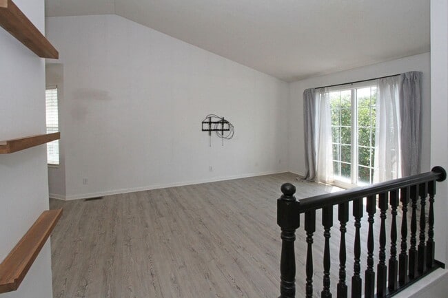 Photo - Timber Ridge Split Foyer
