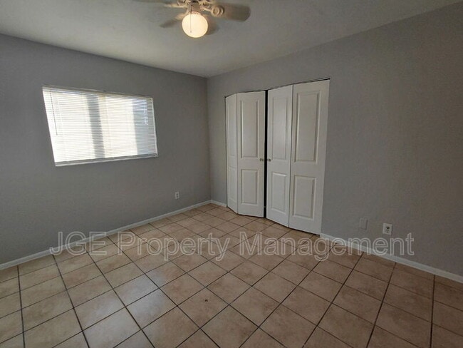 Photo - 724 NE 11th Terrace