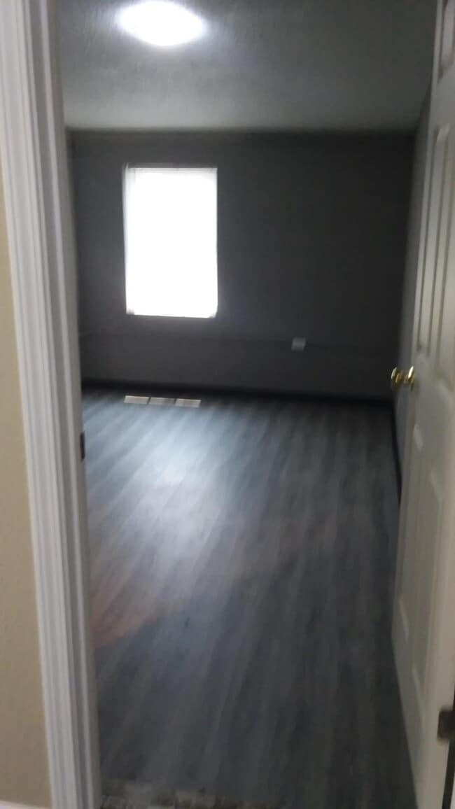 Building Photo - 4566 Knoxville Hwy Unit 1