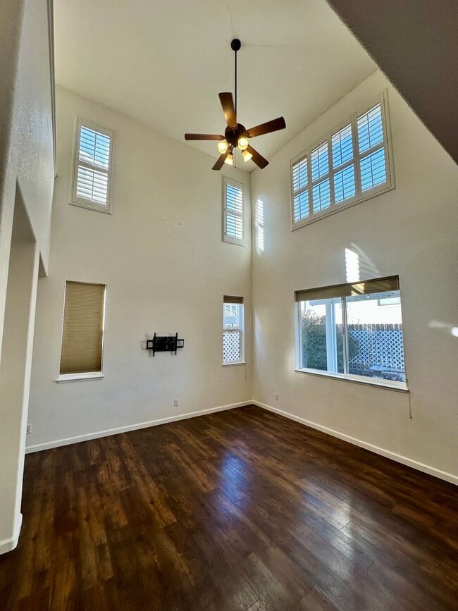 Photo - Spacious 2 Story Townhouse Available NOW!