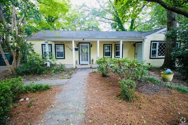 Building Photo - 3 Bedroom, 2 Bathroom in the Forest Acres ... Rental