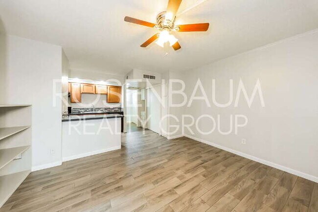 Photo - 6320 N 16th St Unidad 245