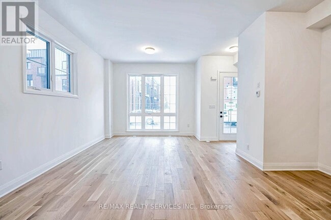 Photo - 35 Alton Cres