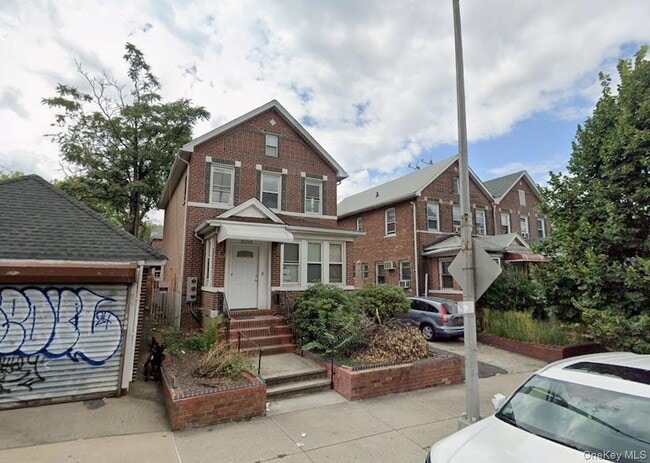 Building Photo - 35-58 71st St Unit 1