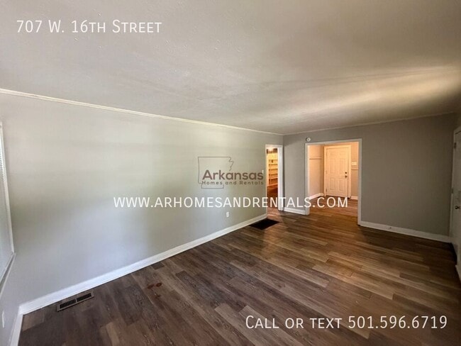 Photo - 707 W 16th St