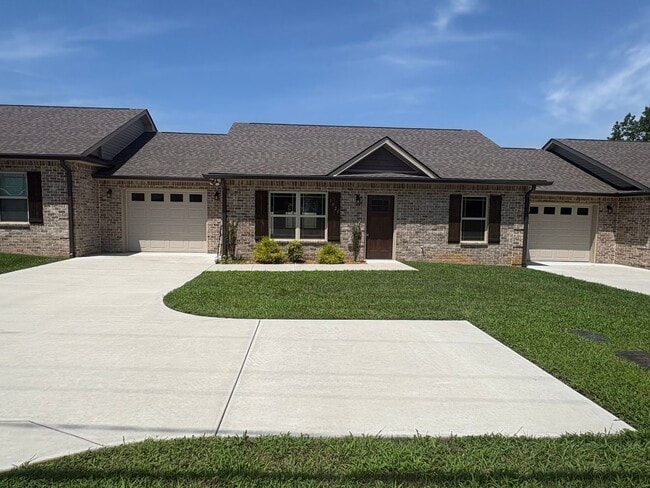 Photo - 1525 Green Ln