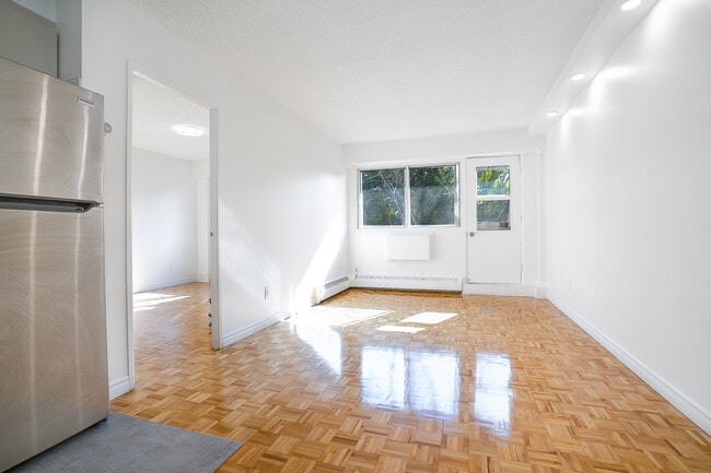 Photo - 5450 Chem. Queen Mary