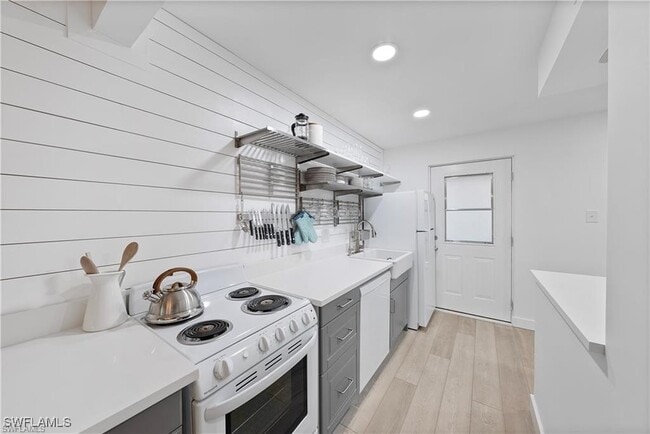 Photo - 72 7th St S Unidad 310