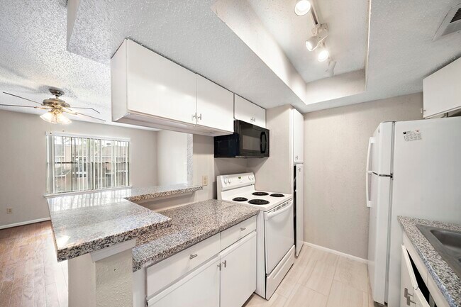 Photo - 7402 Alabonson Rd Unidad 506