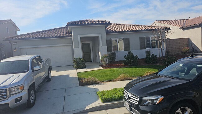 Photo - Modern 4 Bedroom Home in City in the Hills