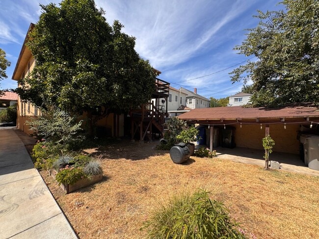1029 33rd St Unidad Upper