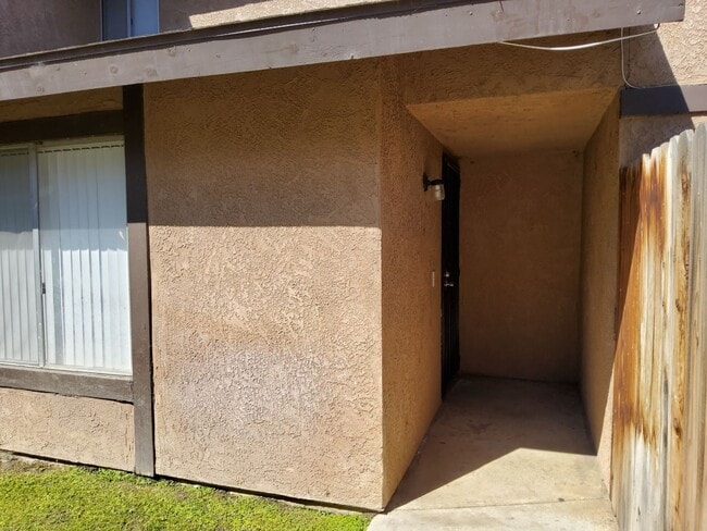 7909 S Laurelglen Blvd Unit 7909 S Laurelglen Unit B