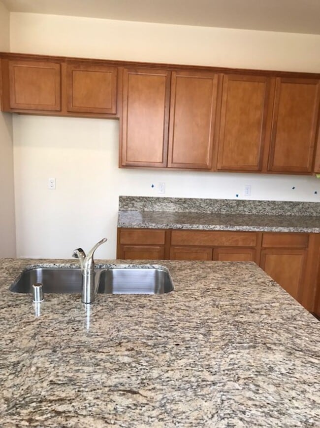 Photo - 3 bed 2 1/2 bath townhome in gated communi...