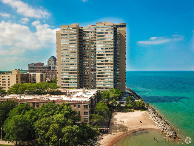 Building Photo - 6301 N Sheridan Rd Unit 14E Rental