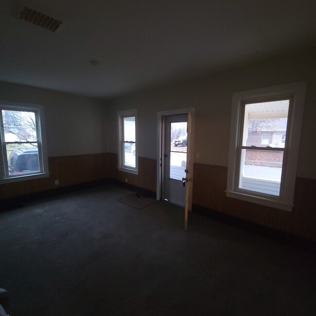 Photo - 189 E Walnut St