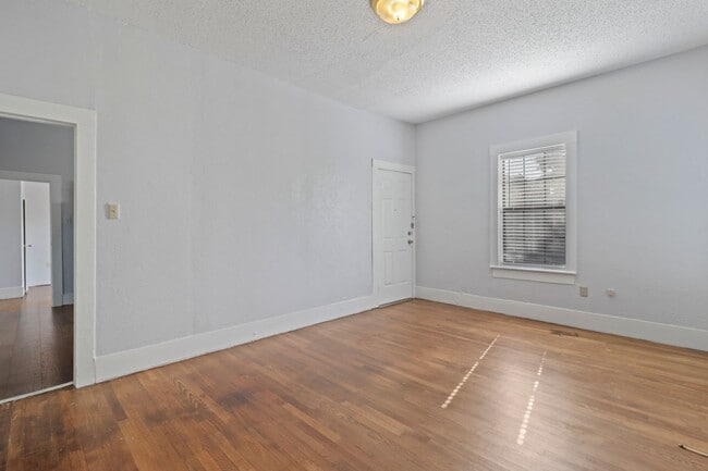 Photo - 516 Mill St Unit B