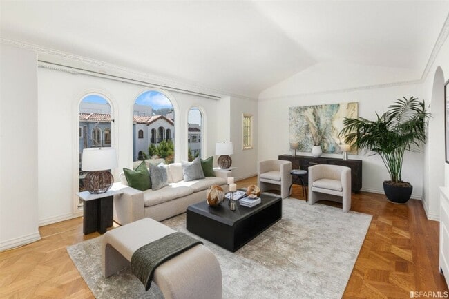 Photo - 2324 Francisco St
